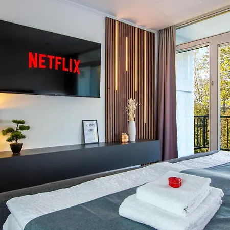 Design-ferienwohnung Direkt Am - Mit Seeblick, Balkon, Pool Und Sauna *