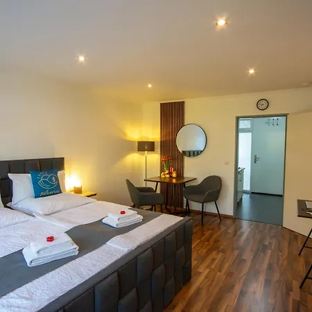 Design-ferienwohnung Direkt Am - Mit Seeblick, Balkon, Pool Und Sauna דירה